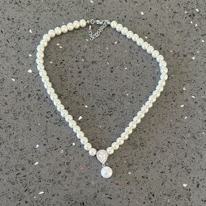 Elegant Pearl Necklace with Silver Accents